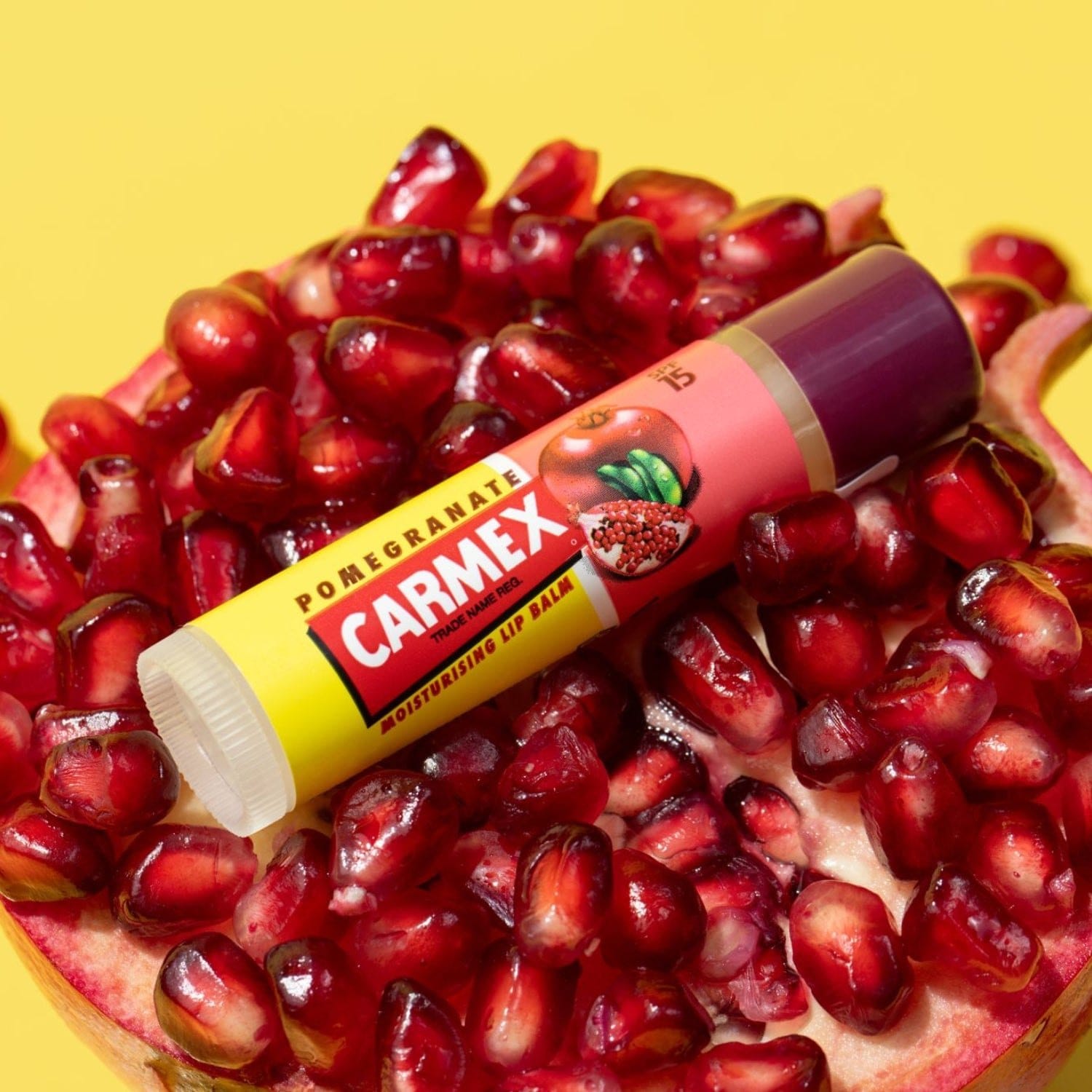 Carmex CARMEX Ajakápoló stift, Gránátalmás, SPF 15 a mindennapokban